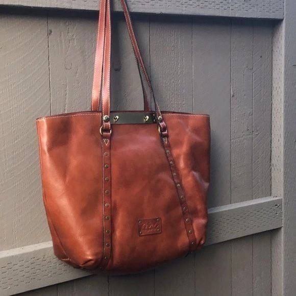 Patricia Nash Handbags - Patricia Nash Burnished Ladies Tote Bag  Color: Tan Size 18" x 14" x 5"